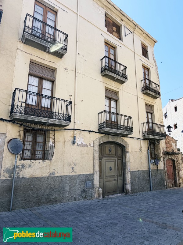 Falset - Carrer de Dalt. Can Pujol