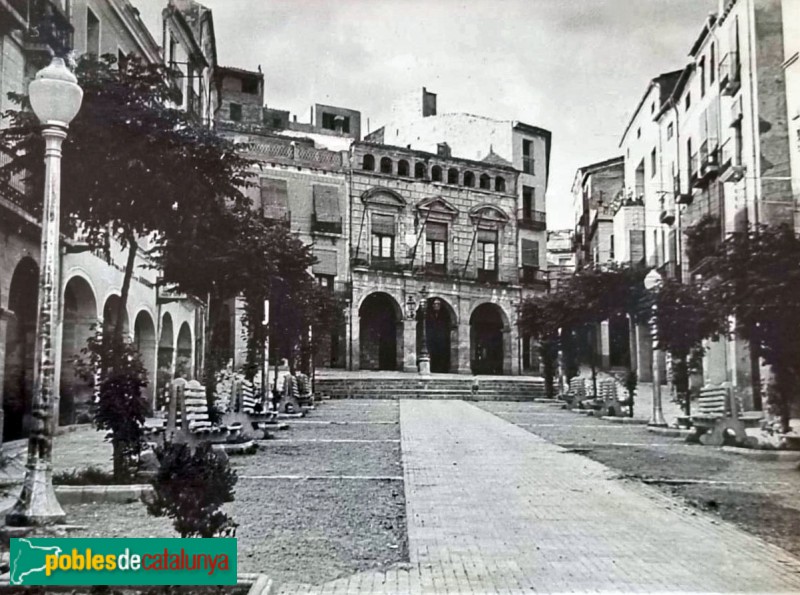 Falset - Plaça de la Quartera. Posta antiga