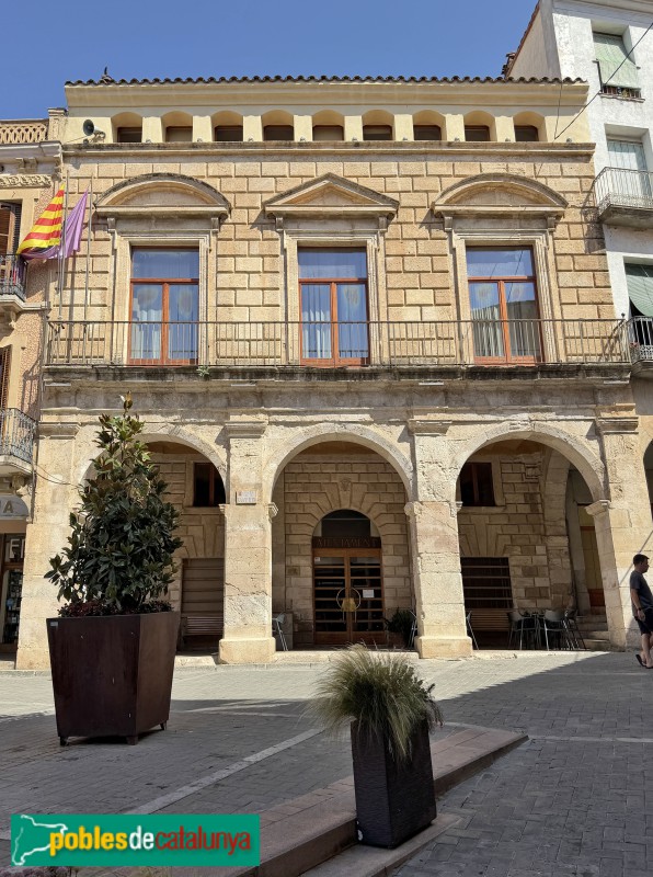 Falset - Palau dels Comtes de Prades (Ajuntament)