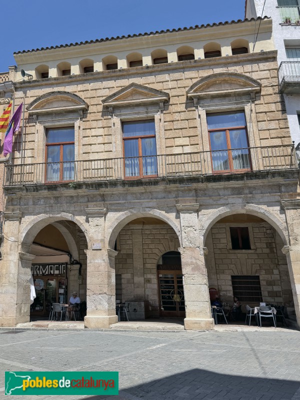 Falset - Palau dels Comtes de Prades (Ajuntament)