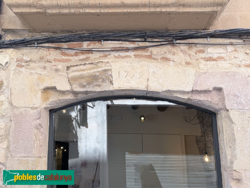 Falset - Carrer de Baix. Portal de 1799