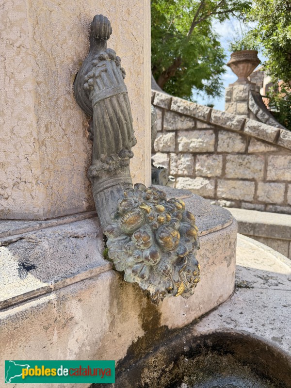Castellar del Vallès - Font de la Plaça Major