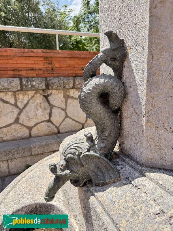 Castellar del Vallès - Font de la Plaça Major