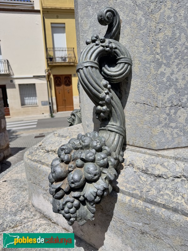Castellar del Vallès - Font de la Plaça Major