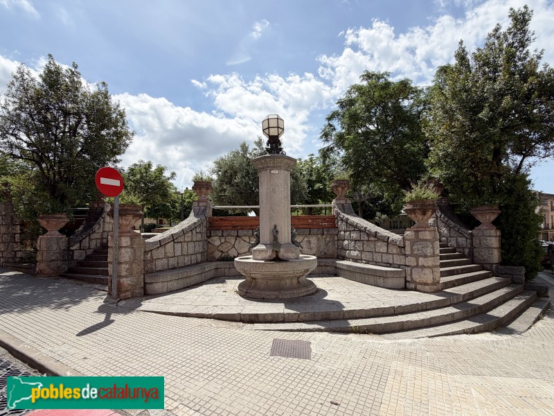 Castellar del Vallès - Font de la Plaça Major