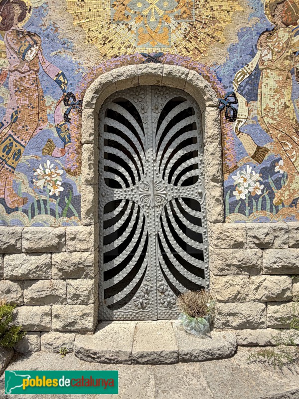 Castellar del Vallès - Cementiri. Panteó Comas