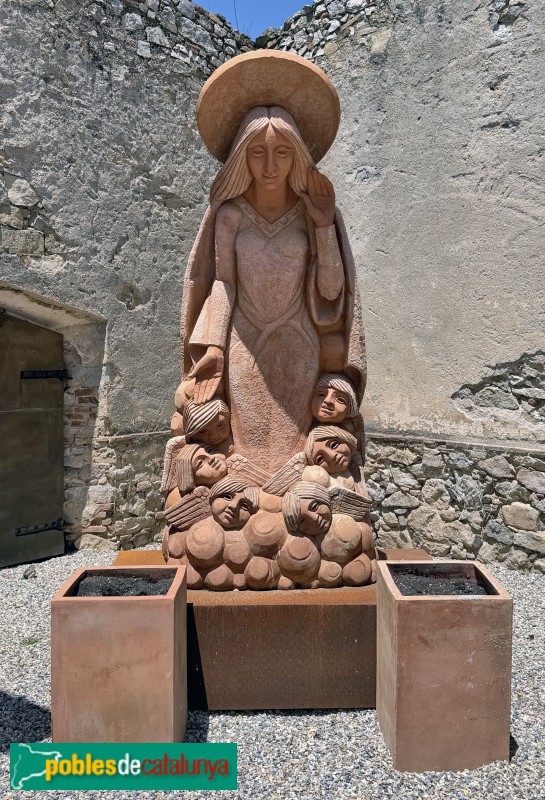 Falset - Escultura de la Mare de Déu