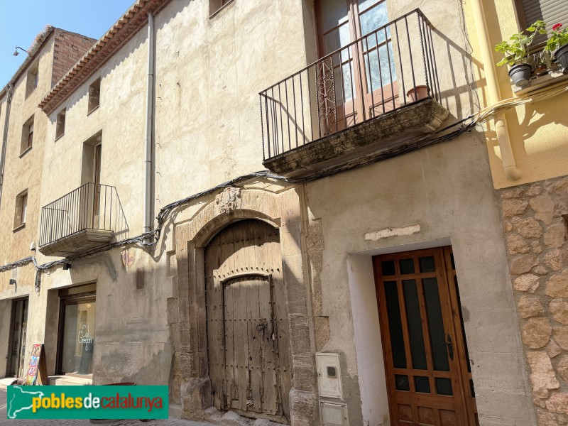 Ulldemolins - Carrer Major. Cal Bessó
