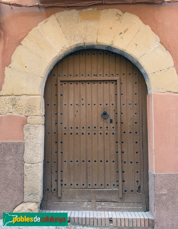 Ulldemolins - Carrer Major. Portal adovellat