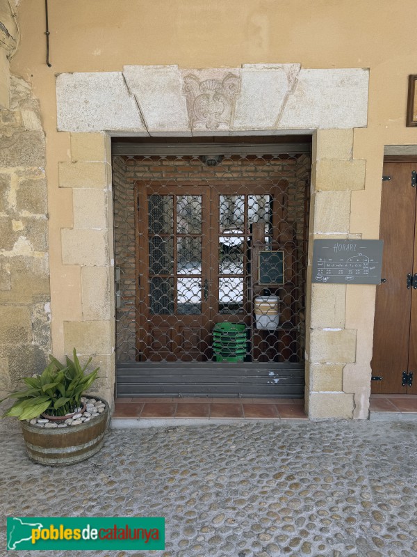 Cornudella de Montsant - Plaça de la Vila, 3