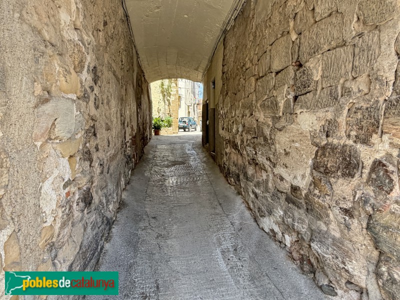 Cornudella de Montsant - Plaça de la Vila. perxe de la Vileta