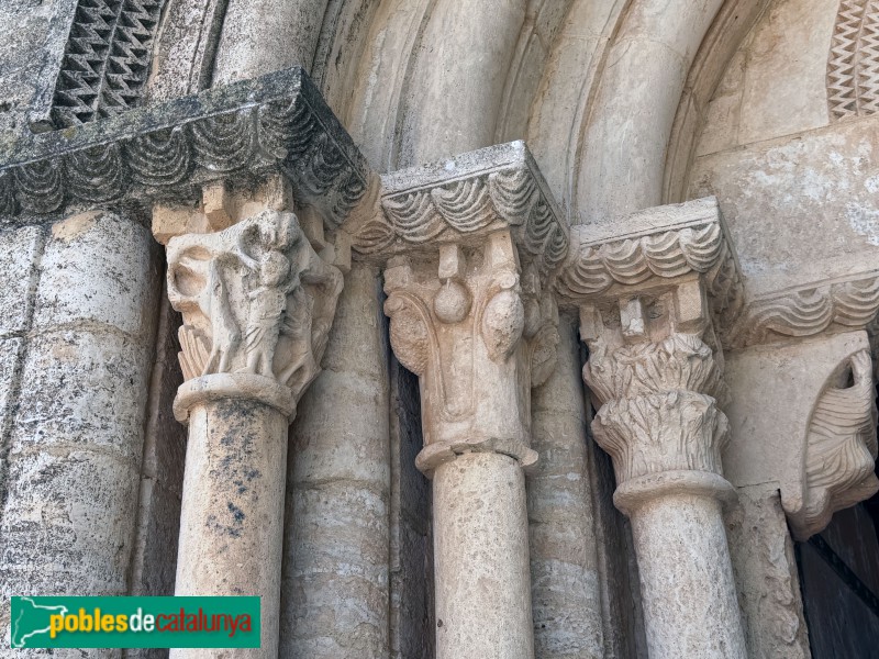Cornudella de Montsant - Església de Santa Maria de Siurana. Portada