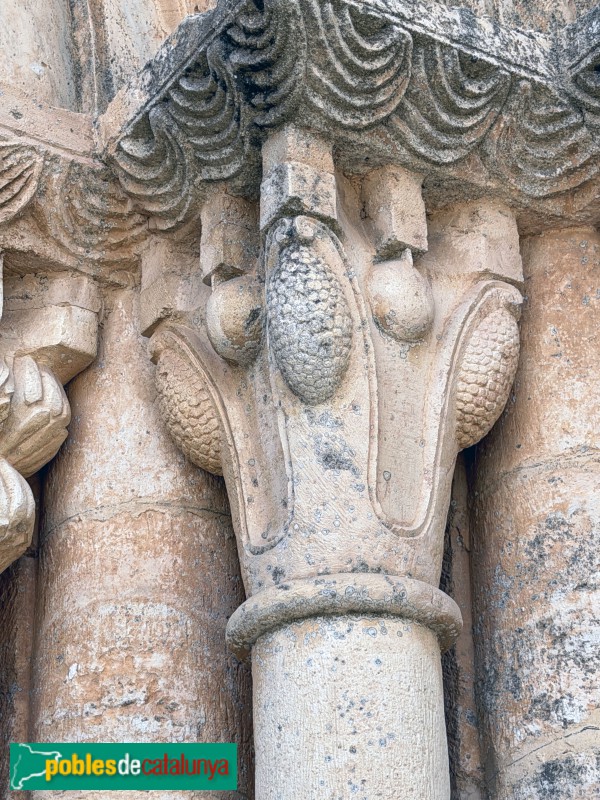 Cornudella de Montsant - Església de Santa Maria de Siurana. Portada