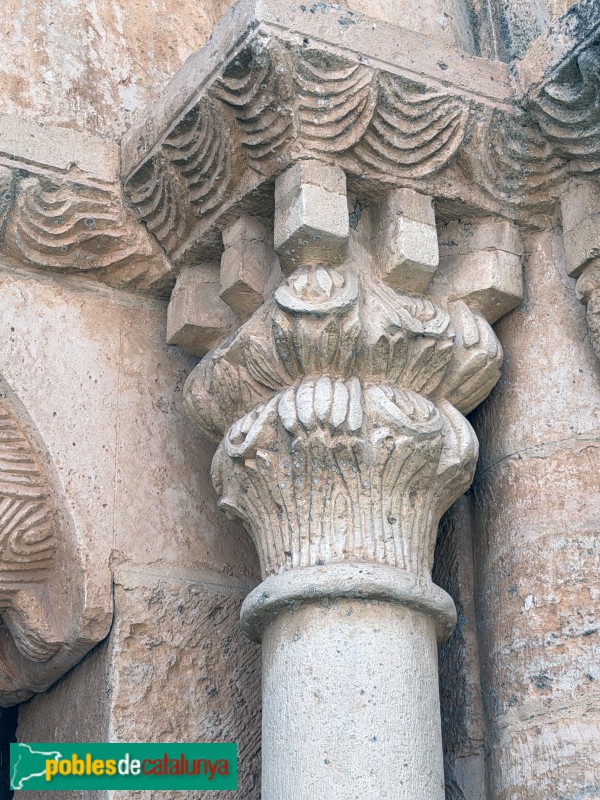 Cornudella de Montsant - Església de Santa Maria de Siurana. Portada