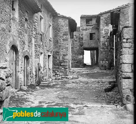 Cornudella de Montsant - Siurana. Plaça Vella