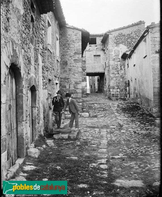 Cornudella de Montsant - Siurana. Plaça Vella