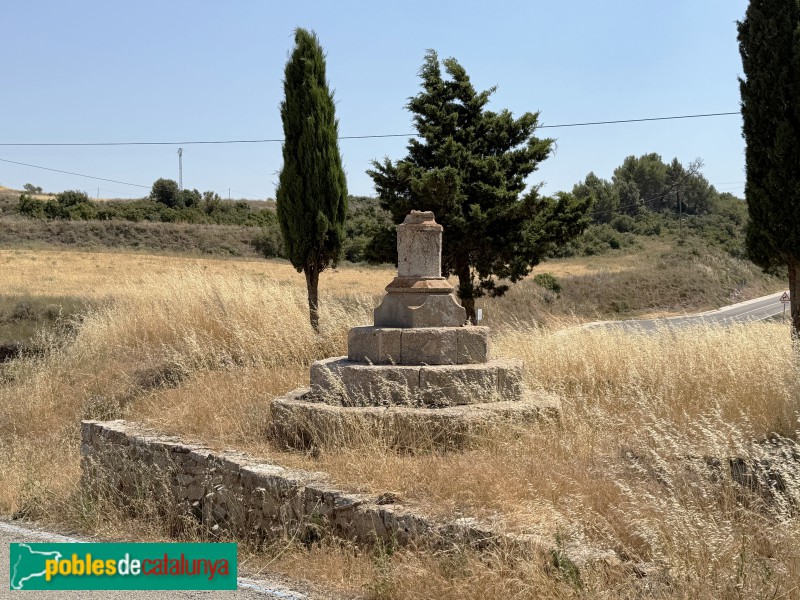 Cornudella de Montsant - Creu d'Albarca. Pedestal sense la creu, l'any 2026