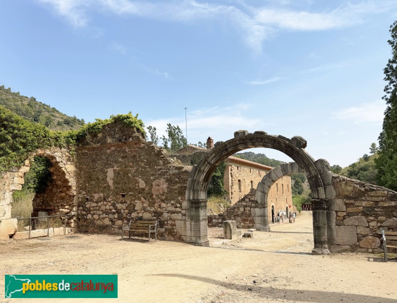Cartoixa d'Escaladei - Edificis d'accés (Foto: Albert Esteves, 2026) Cartoixa d'Escaladei - Edificis d'accés