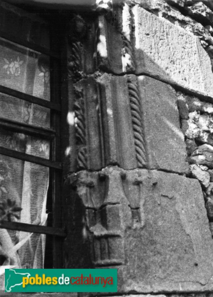 Tavèrnoles - El Banús (Foto: Carme Torrents -invarquit.cultura.gencat.cat-, 1985) Tavèrnoles - El Banús