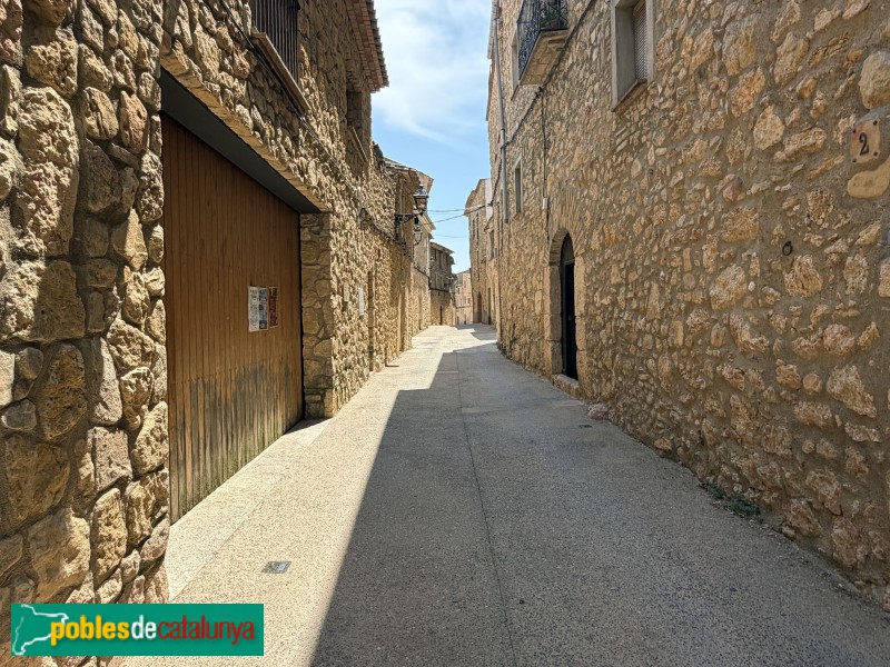 Un carrer de la Morera de Montsant