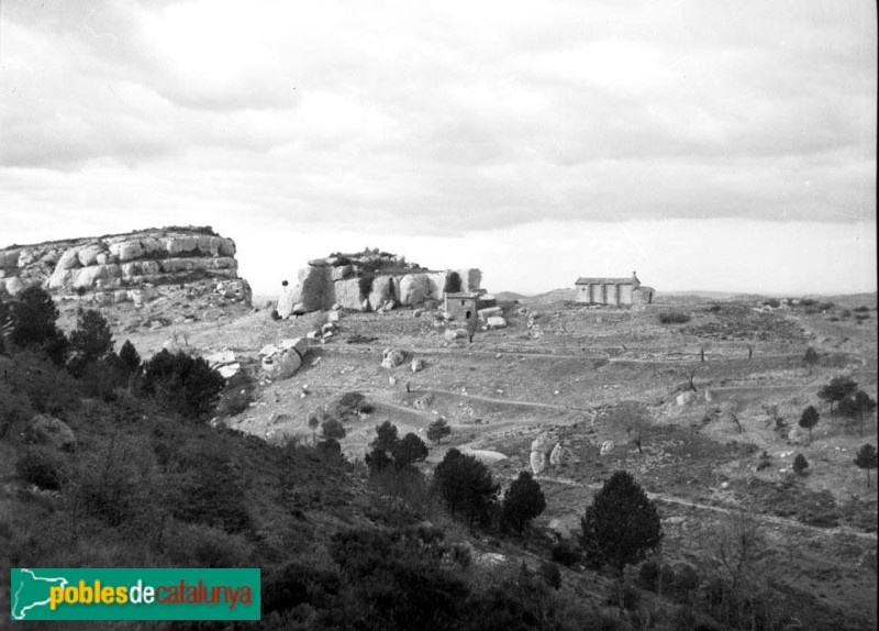 La Morera de Montsant - Ermita de Santa Maria de Montsant (Foto: <i>Antoni Maymó -Arxiu Fotogràfic Centre Excursionista de Catalunya</i>, 1945-65) La Morera de Montsant - Ermita de Santa Maria de Montsant