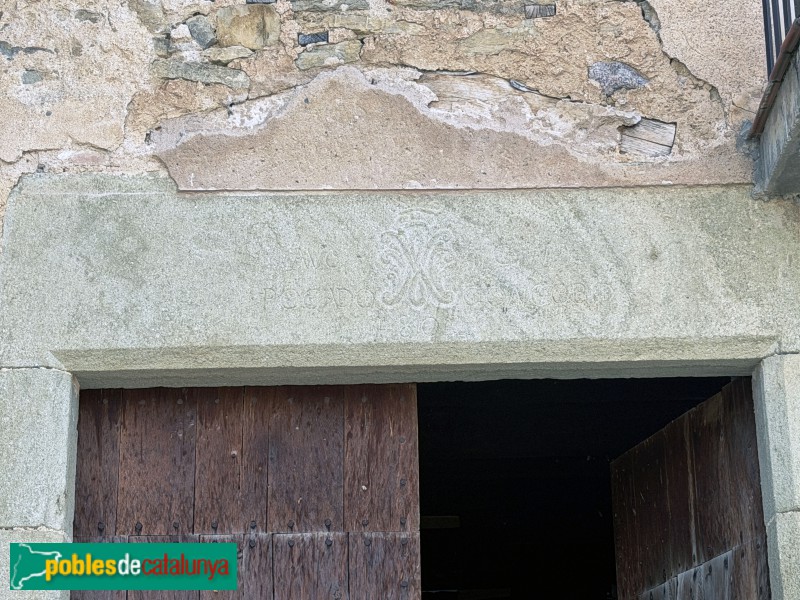 Tavèrnoles - El Xuclà. Llinda datada al 1809 (Foto: Albert Esteves, 2026) Tavèrnoles - El Xuclà. Llinda datada al 1809