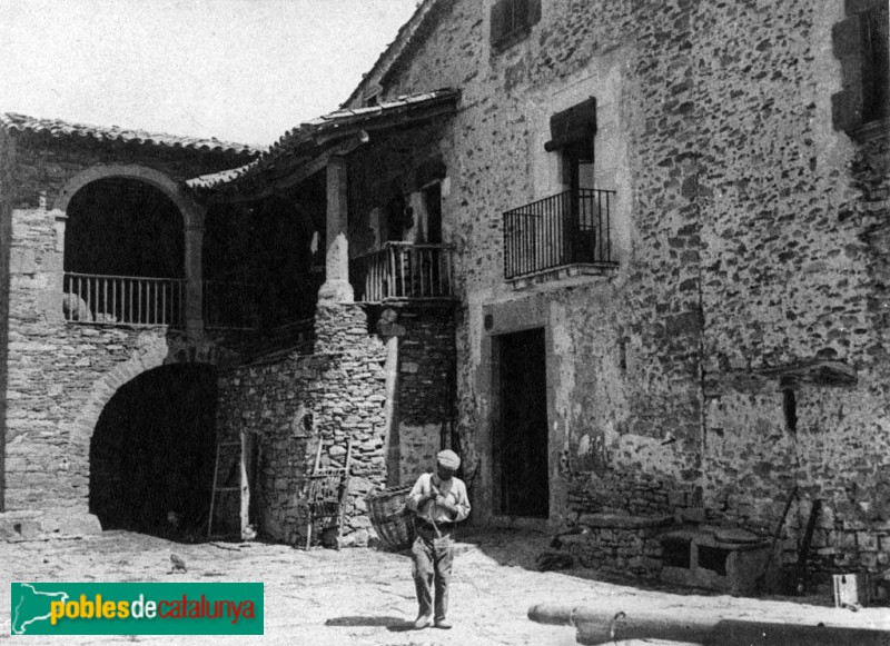Tavèrnoles - El Xuclà (Foto: Antoni Gallardo -Arxiu Fotogràfic Centre Excursionista de Catalunya-, 1927) Tavèrnoles - El Xuclà