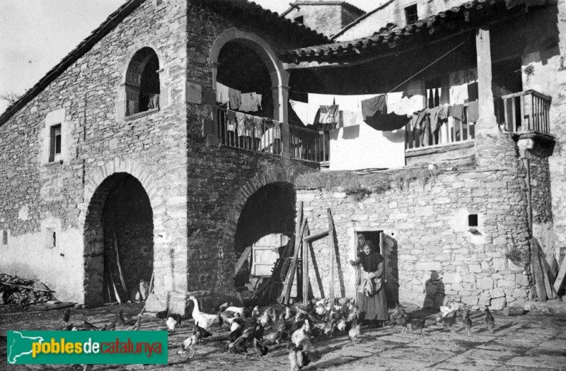 Tavèrnoles - El Xuclà (Foto: Josep Garrut -Arxiu Fotogràfic Centre Excursionista de Catalunya-, c.1931) Tavèrnoles - El Xuclà