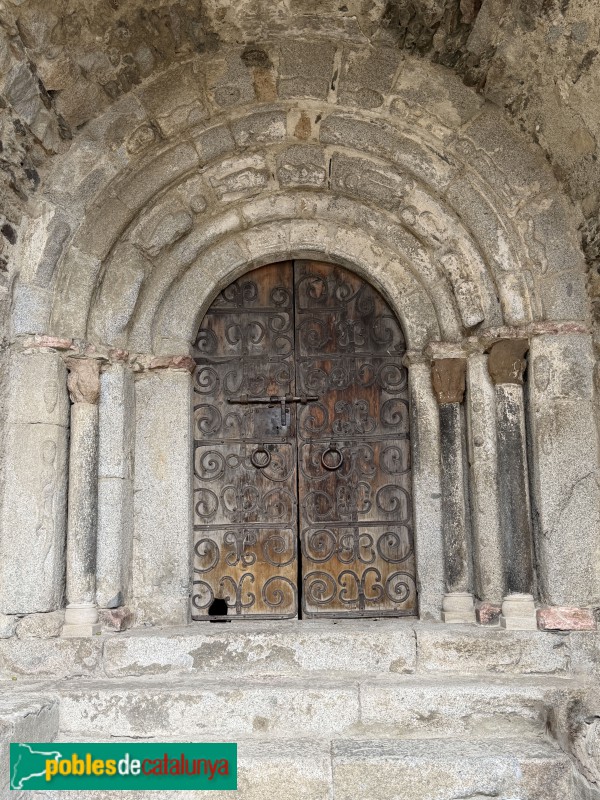 Meranges - Església de Sant Serni. Portada