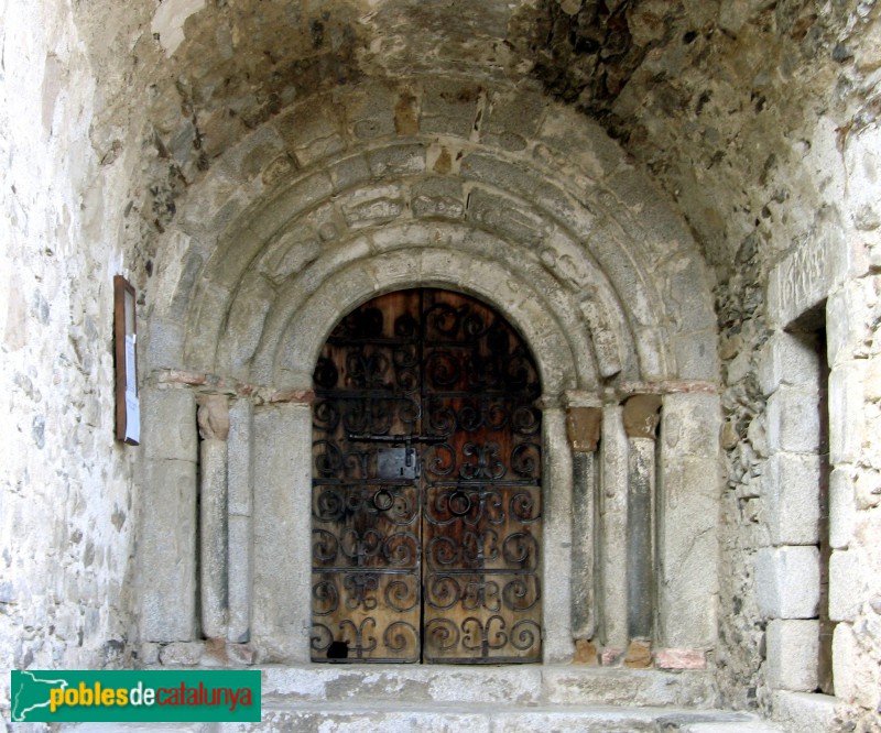 Meranges - Església de Sant Serni. Portada