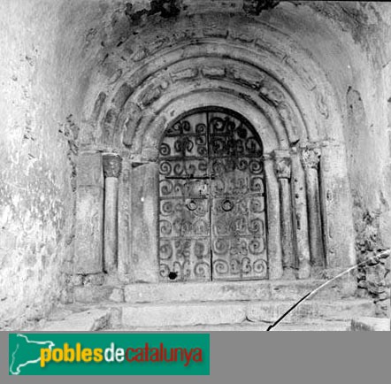 Meranges - Església de Sant Serni. Portada