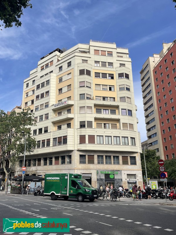Barcelona - Plaça Urquinaona, 8