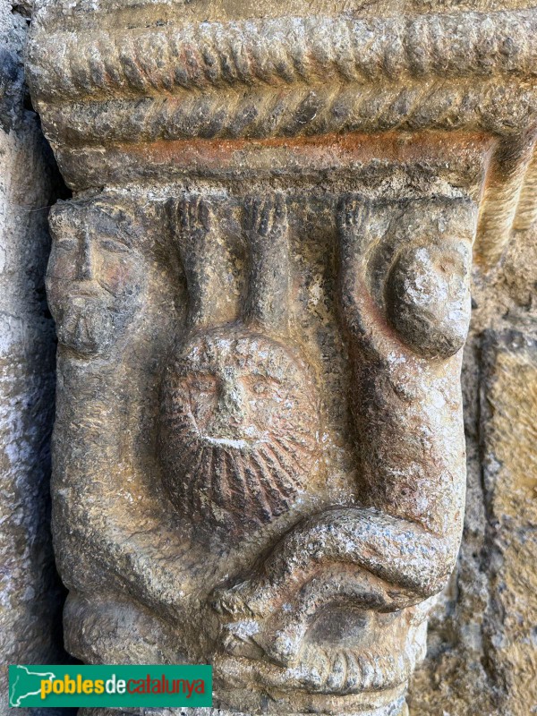 Isòvol - Església de Santa Maria d'All. Portada