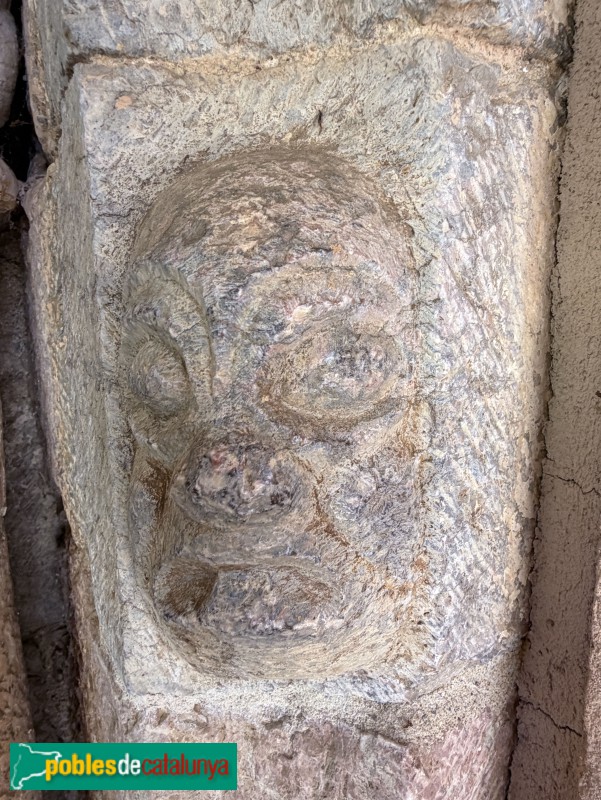 Isòvol - Església de Sant Pere d'Olopte. Portada