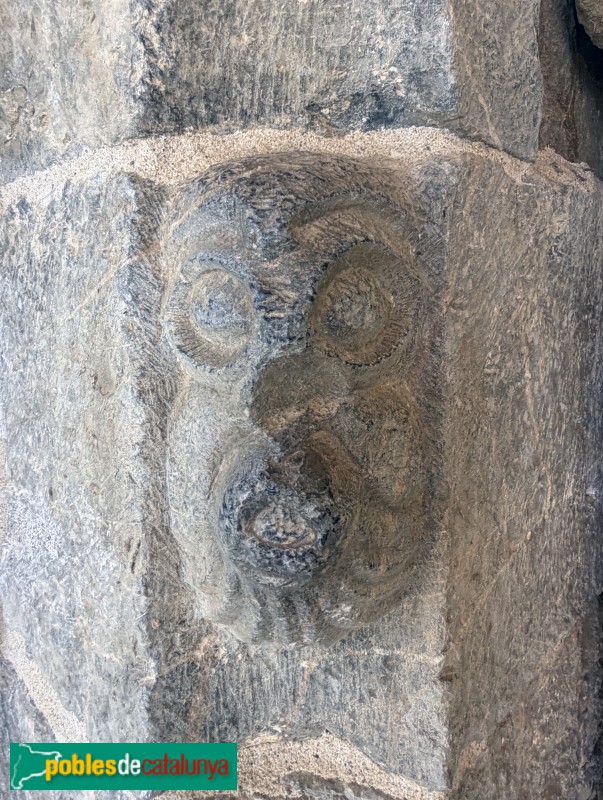 Isòvol - Església de Sant Pere d'Olopte. Portada