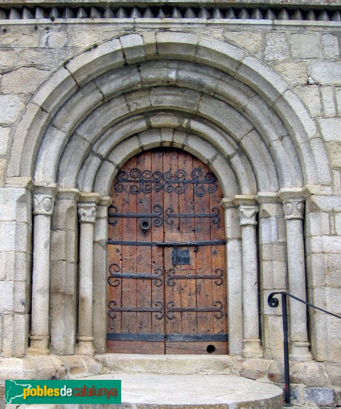 Bolvir - Església de Santa Cecília. Portada