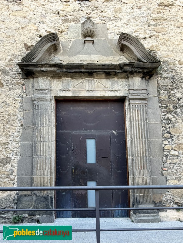 Sant Pere de Torelló - Església de Sant Pere. Porta lateral