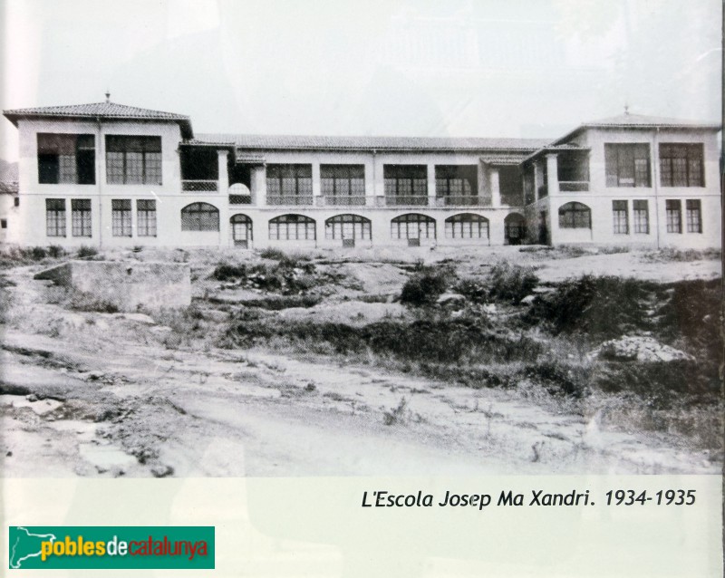 Sant Pere de Torelló - Escola Josep M. Xandri (foto antiga)