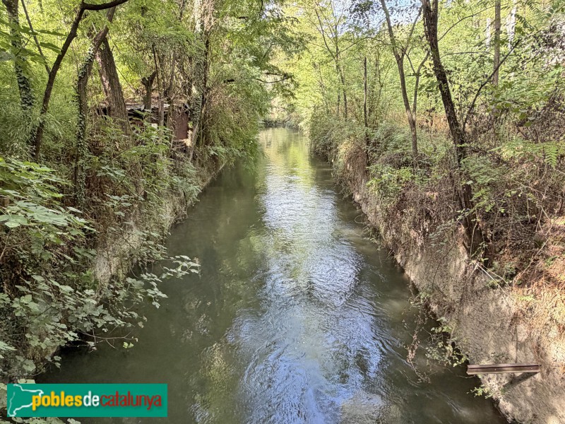 Torelló - Colònia la Coromina. Canal