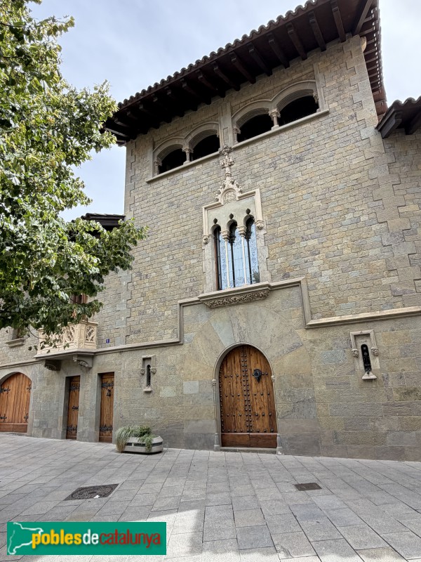 Torelló - Casa Coll (Casa de Pedra)