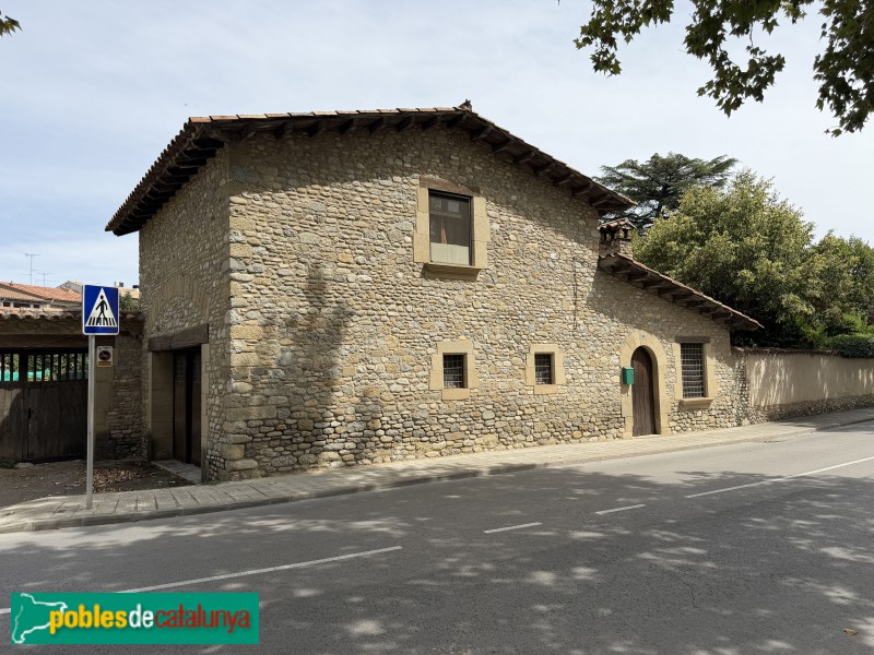 Torelló - Jardins de Ca l'Espona. La Caseta