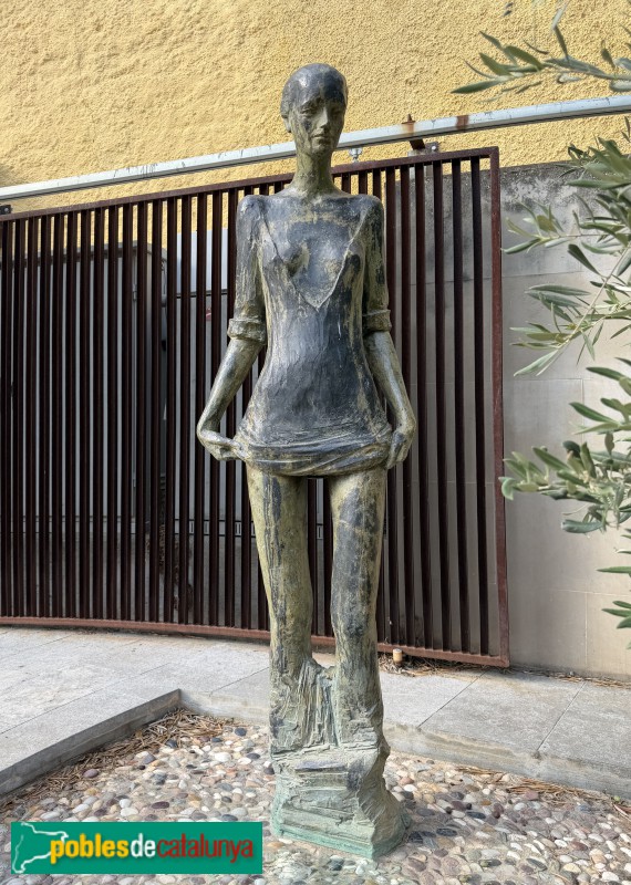 Calonge - Escultura <i>Dona banyant-se</i>