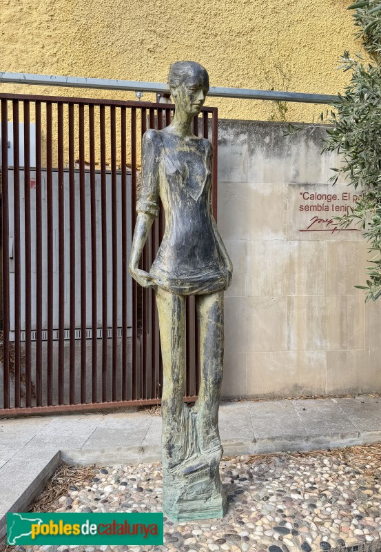 Calonge - Escultura <i>Dona banyant-se</i>