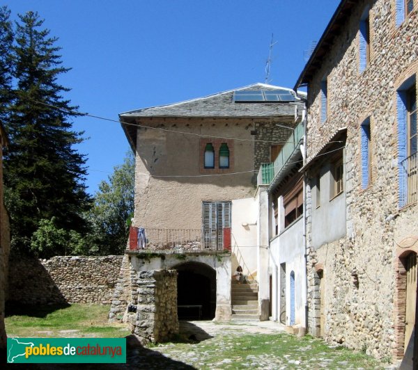 Bellver de Cerdanya - Mas del Ponç de Coborriu (Foto: Albert Esteves, 2006) Bellver de Cerdanya - Mas del Ponç de Coborriu