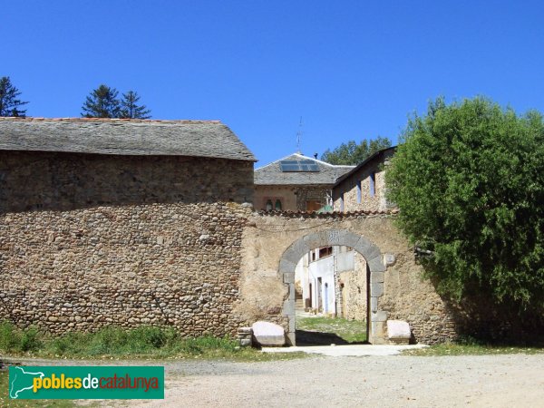 Bellver de Cerdanya - Mas del Ponç de Coborriu (Foto: Albert Esteves, 2006) Bellver de Cerdanya - Mas del Ponç de Coborriu