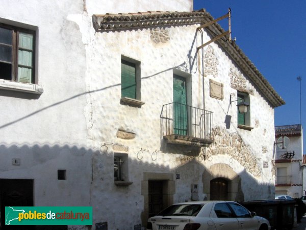 Calafell - Antiga casa del Comú (Foto: Albert Esteves, 2006) Calafell - Antiga casa del Comú