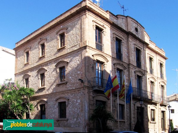 Calafell - Ajuntament (Foto: Albert Esteves, 2006) Calafell - Ajuntament