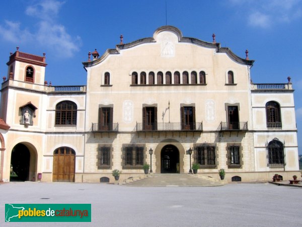 Sant Esteve Sesrovires - Masia Bach (Foto: Albert Esteves, 2006) Sant Esteve Sesrovires - Masia Bach
