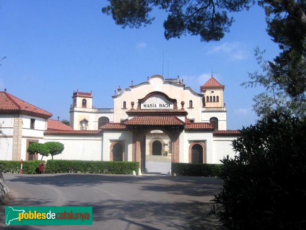 Sant Esteve Sesrovires - Masia Bach (Foto: Albert Esteves, 2006) Sant Esteve Sesrovires - Masia Bach