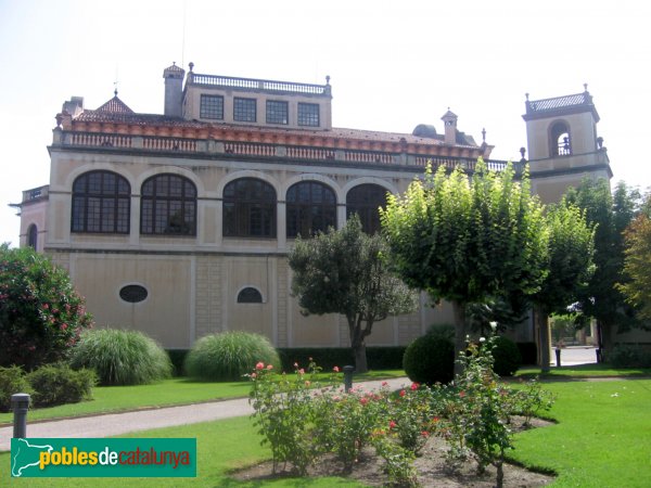 Sant Esteve Sesrovires - Masia Bach (Foto: Albert Esteves, 2006) Sant Esteve Sesrovires - Masia Bach